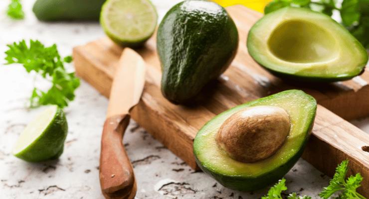 Avocado im Kühlschrank